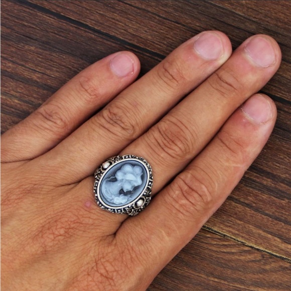 VINTAGE CAMEO VICTORIAN SILVER FILLED RING - Picture 5 of 5